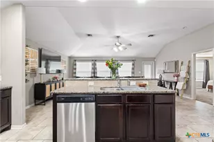 117 Flint Rock Ct, Victoria, TX 77904 - Photo 14
