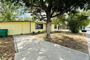 2003 N Guadalupe St, Seguin, TX 78155 - Photo 2