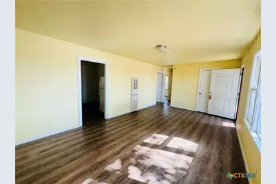 2003 N Guadalupe Street, Seguin, TX 78155 - Photo 4