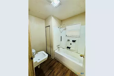 419 Braden Street, Seguin, TX 78155 - Photo 8