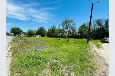 419 Braden Street, Seguin, TX 78155 - Photo 10