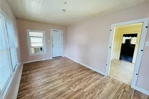419 Braden St, Seguin, TX 78155 - Photo 2