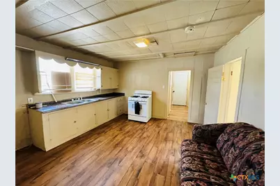419 Braden Street, Seguin, TX 78155 - Photo 4
