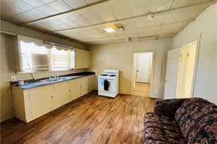 419 Braden St, Seguin, TX 78155 - Photo 4