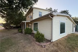 1405 Highland Ave, Rockdale, TX 76567 - Photo 2