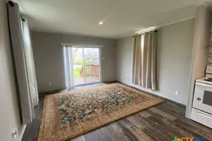 115 Cosey St, Luling, TX 78648 - Photo 4