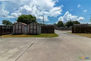 306 E Brazos, Victoria, TX 77901 - Photo 2