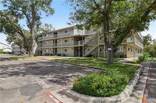 730 E Mather St, New Braunfels, TX 78130 - Photo 2