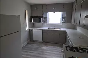 1513 N N Ave B, Shiner, TX 77984 - Photo 2