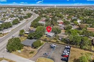 1004 Diomede St, Portland, TX 78374 - Photo 22