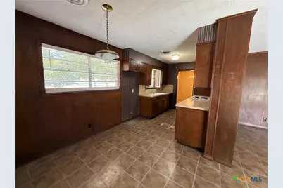 101 Longfellow Lane, Victoria, TX 77904 - Photo 6