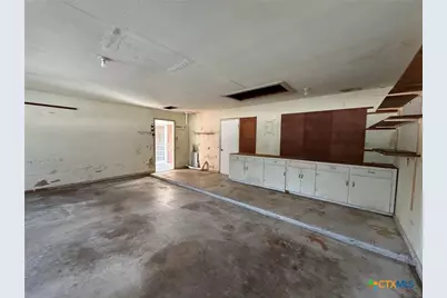 101 Longfellow Lane, Victoria, TX 77904 - Photo 8
