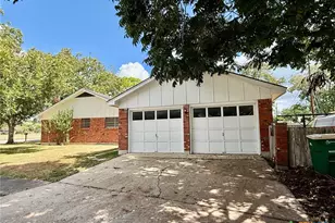 101 Longfellow Ln, Victoria, TX 77904 - Photo 2