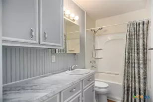 1419 Leon Dr, Port Lavaca, TX 77979 - Photo 18