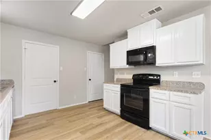 211 McCullough Loop, Temple, TX 76502 - Photo 12