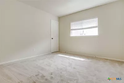 10542 Manor Creek, San Antonio, TX 78245 - Photo 14