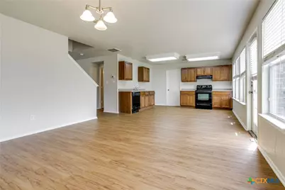 10542 Manor Creek, San Antonio, TX 78245 - Photo 6