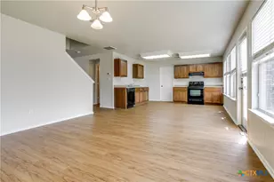 10542 Manor Creek, San Antonio, TX 78245 - Photo 6