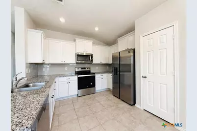 2530 Cortona Street, Harker Heights, TX 76548 - Photo 4