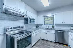 213 E Upshaw Ave, Temple, TX 76501 - Photo 6