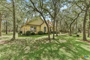 109 Elm Wood Dr, Elgin, TX 78621 - Photo 2