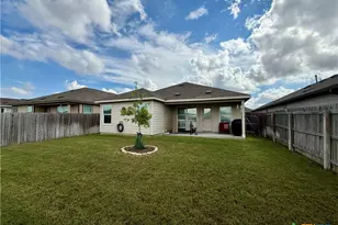 9066 Bowie Rdg, Seguin, TX 78155 - Photo 18