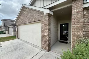 9066 Bowie Rdg, Seguin, TX 78155 - Photo 20