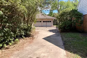 2603 Bon Aire Ave, Victoria, TX 77901 - Photo 2
