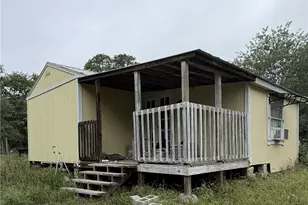 105 Clear Springs, Floresville, TX 78114 - Photo 2