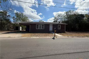 935 Campbell St, Seguin, TX 78155 - Photo 1