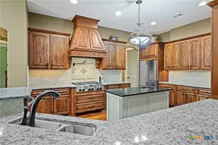 1015 Provence Pl, New Braunfels, TX 78132 - Photo 10