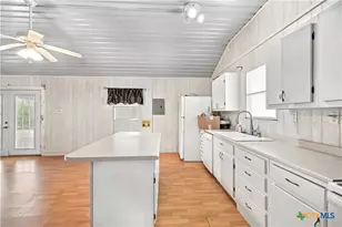 240 E Frontage Rd, Victoria, TX 77905 - Photo 20