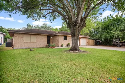 1601 Avalon Street, Port Lavaca, TX 77979 - Photo 2