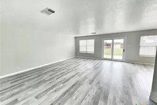 2060 Club Crossing, New Braunfels, TX 78130 - Photo 8