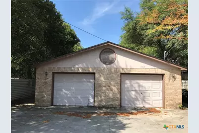 1303 N Bishop Street, San Marcos, TX 78666 - Photo 1