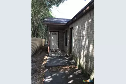 1303 N Bishop Street, San Marcos, TX 78666 - Photo 2