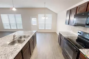 1304 Lakeway Crossing Dr, Temple, TX 76502 - Photo 6