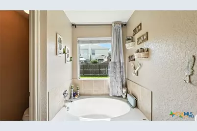 427 Roadrunner Avenue, New Braunfels, TX 78130 - Photo 32