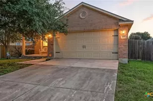 427 Roadrunner Ave, New Braunfels, TX 78130 - Photo 2