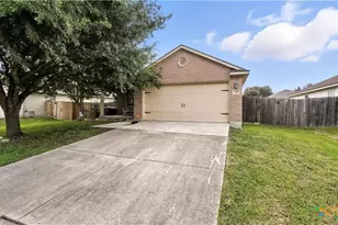 427 Roadrunner Ave, New Braunfels, TX 78130 - Photo 4