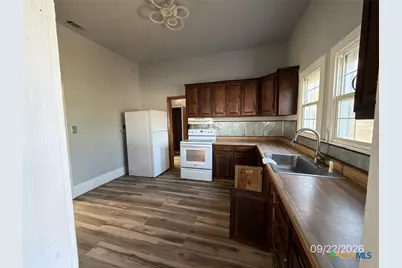 117 W San Saba Street, Lometa, TX 76853 - Photo 8