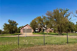 612 River Oaks Dr, Gatesville, TX 76528 - Photo 38