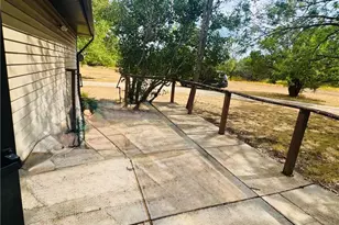 823 Mountain Rd, Gatesville, TX 76528 - Photo 14