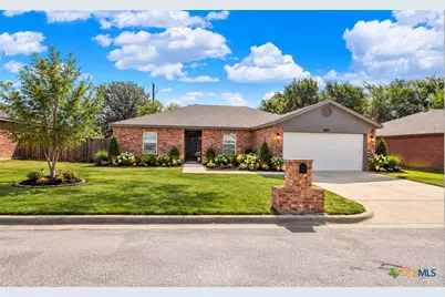 1007 E Avenue S, Belton, TX 76513 - Photo 1