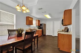 1007 E Ave S, Belton, TX 76513 - Photo 10
