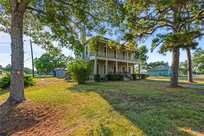 113 S Pumphrey Street, Edna, TX 77957 - Photo 2
