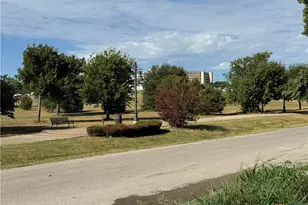 1918 S 17th St, Temple, TX 76504 - Photo 2
