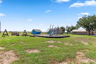 3925 Linne Rd, Seguin, TX 78155 - Photo 32