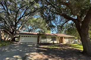 1464 Robin Ln, Seguin, TX 78155 - Photo 2