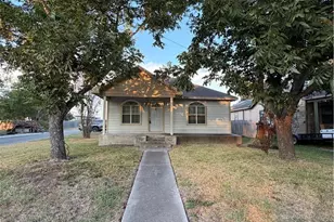 802 S Colorado St, Port Lavaca, TX 77979 - Photo 2